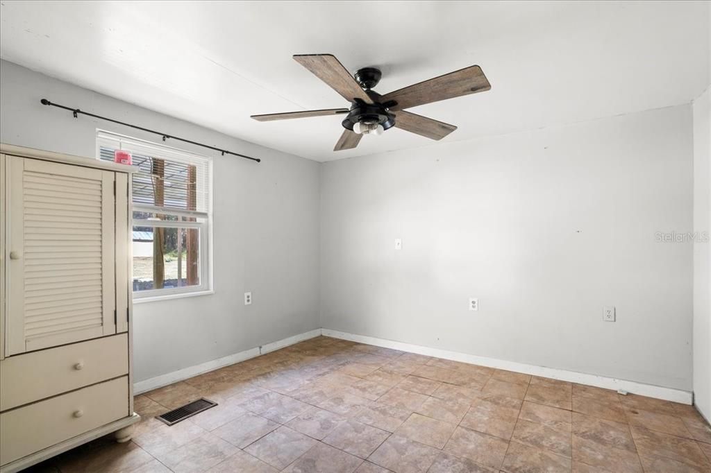 Active With Contract: $115,000 (3 beds, 1 baths, 1440 Square Feet)