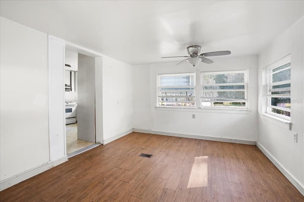 Active With Contract: $115,000 (3 beds, 1 baths, 1440 Square Feet)