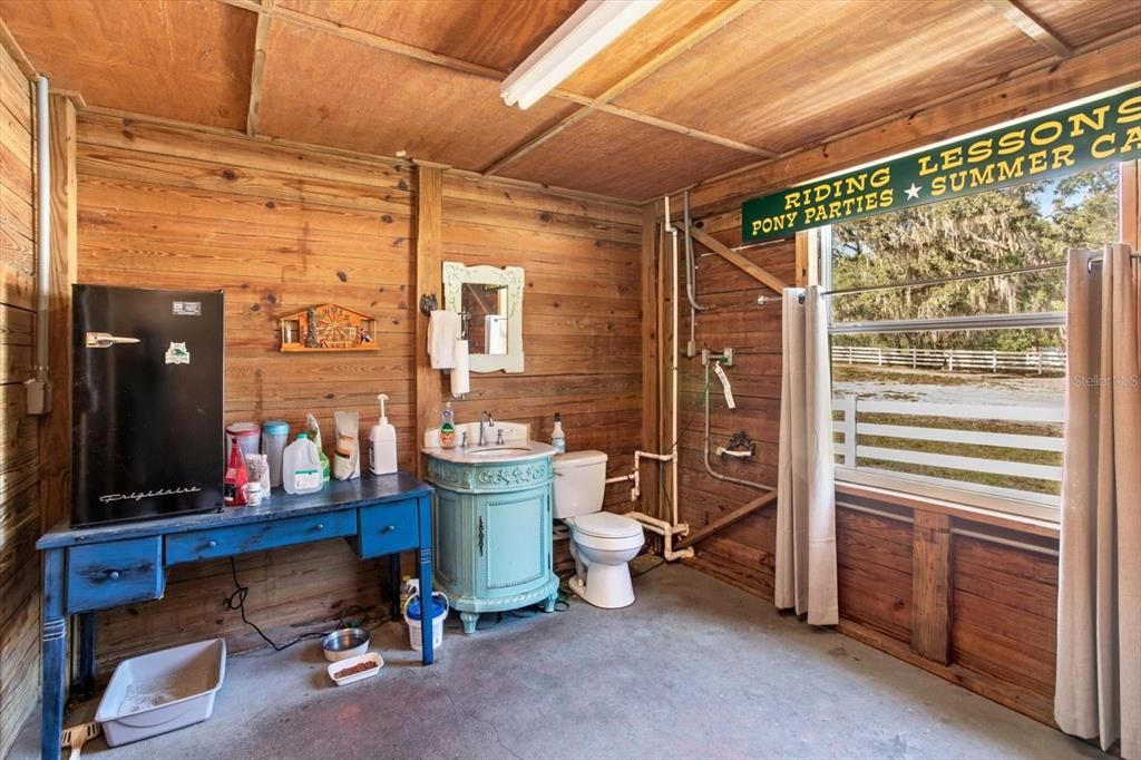 На продажу: $2,595,000 (6 спален, 5 ванн, 6024 Квадратных фут)