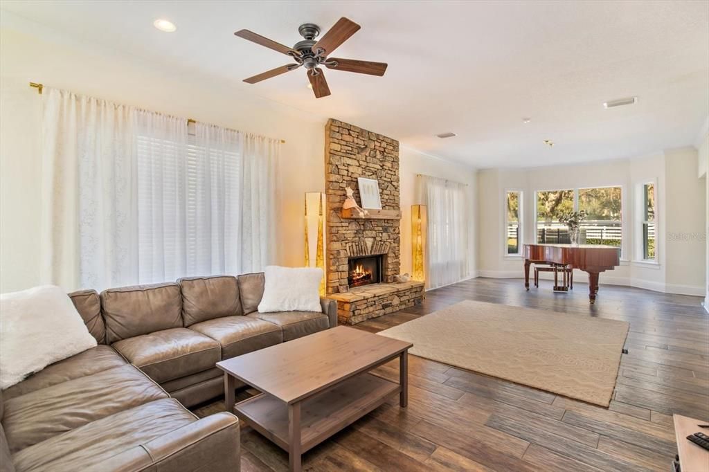 На продажу: $2,595,000 (6 спален, 5 ванн, 6024 Квадратных фут)