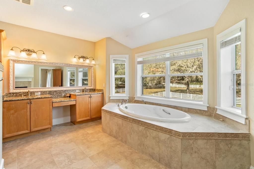 На продажу: $2,595,000 (6 спален, 5 ванн, 6024 Квадратных фут)