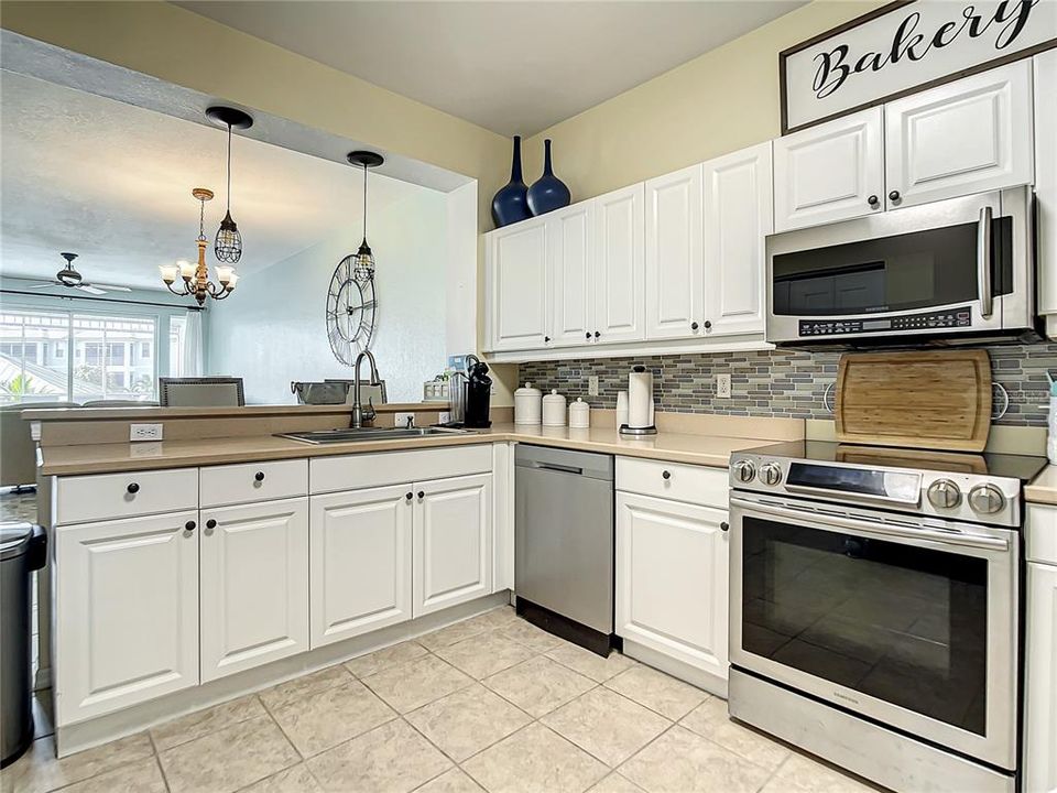 En Venta: $235,000 (3 camas, 2 baños, 1831 Pies cuadrados)