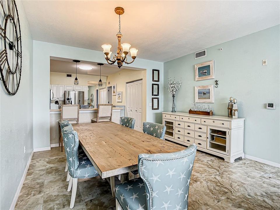 En Venta: $235,000 (3 camas, 2 baños, 1831 Pies cuadrados)