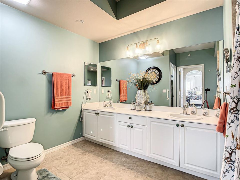 En Venta: $235,000 (3 camas, 2 baños, 1831 Pies cuadrados)