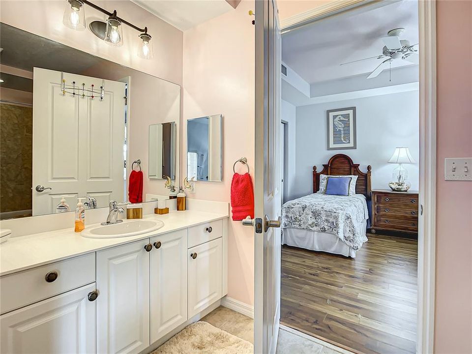 En Venta: $235,000 (3 camas, 2 baños, 1831 Pies cuadrados)