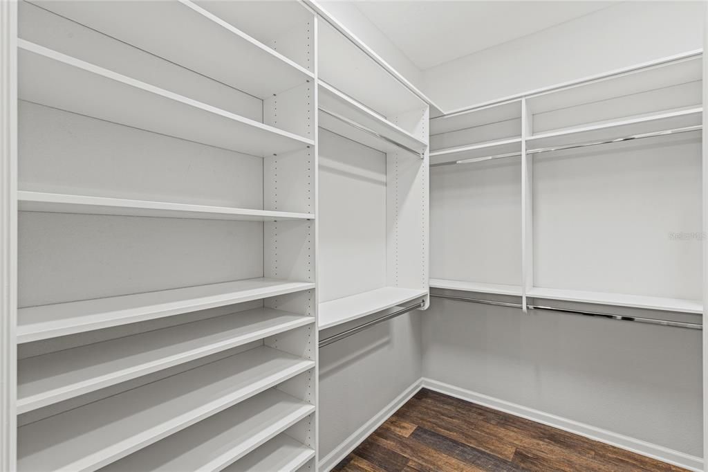 En Venta: $549,900 (3 camas, 2 baños, 2527 Pies cuadrados)