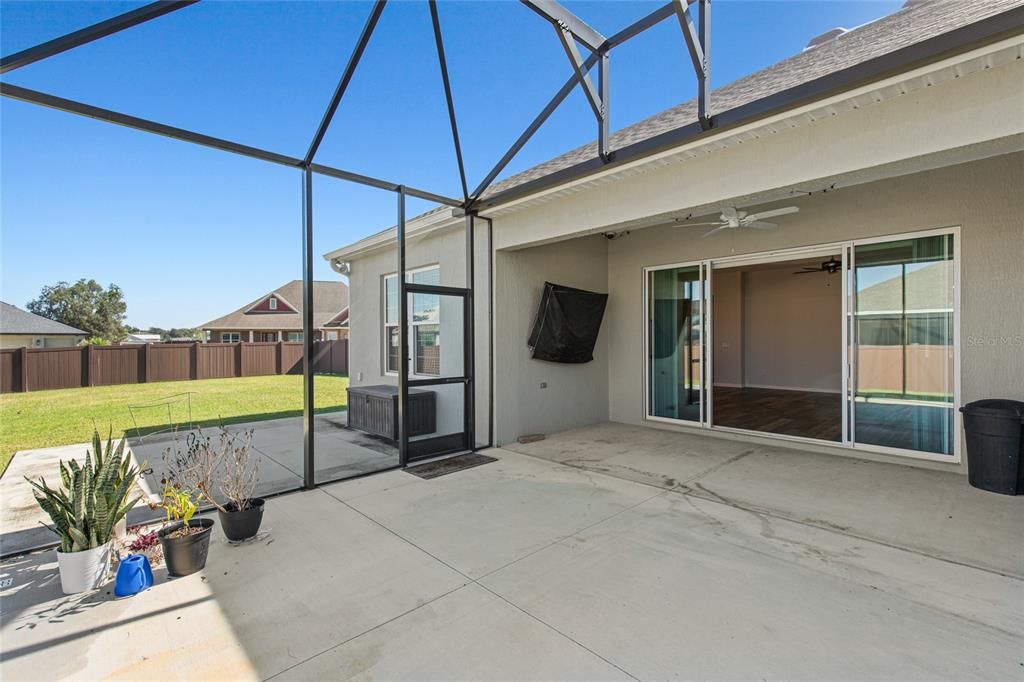 En Venta: $549,900 (3 camas, 2 baños, 2527 Pies cuadrados)