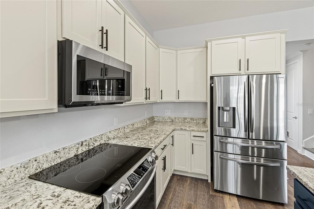 En Venta: $549,900 (3 camas, 2 baños, 2527 Pies cuadrados)