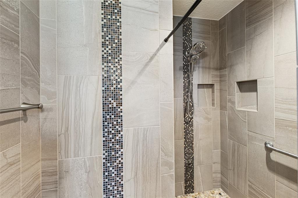 En Venta: $549,900 (3 camas, 2 baños, 2527 Pies cuadrados)