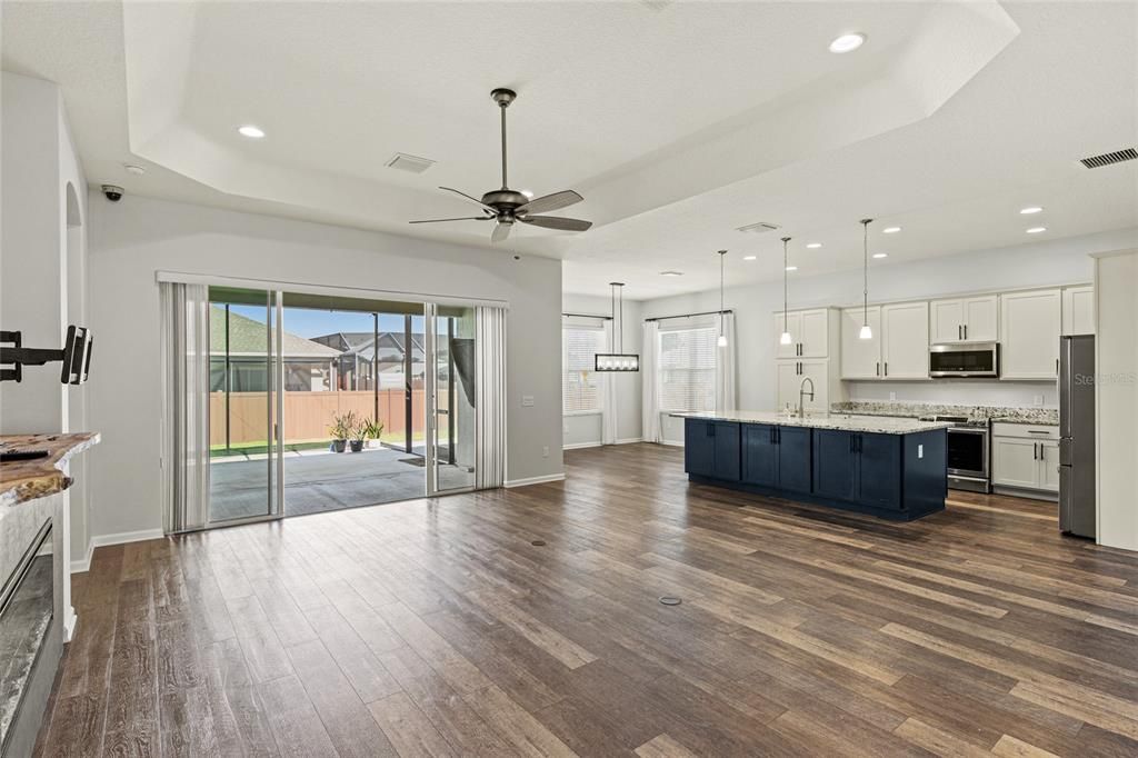 En Venta: $549,900 (3 camas, 2 baños, 2527 Pies cuadrados)