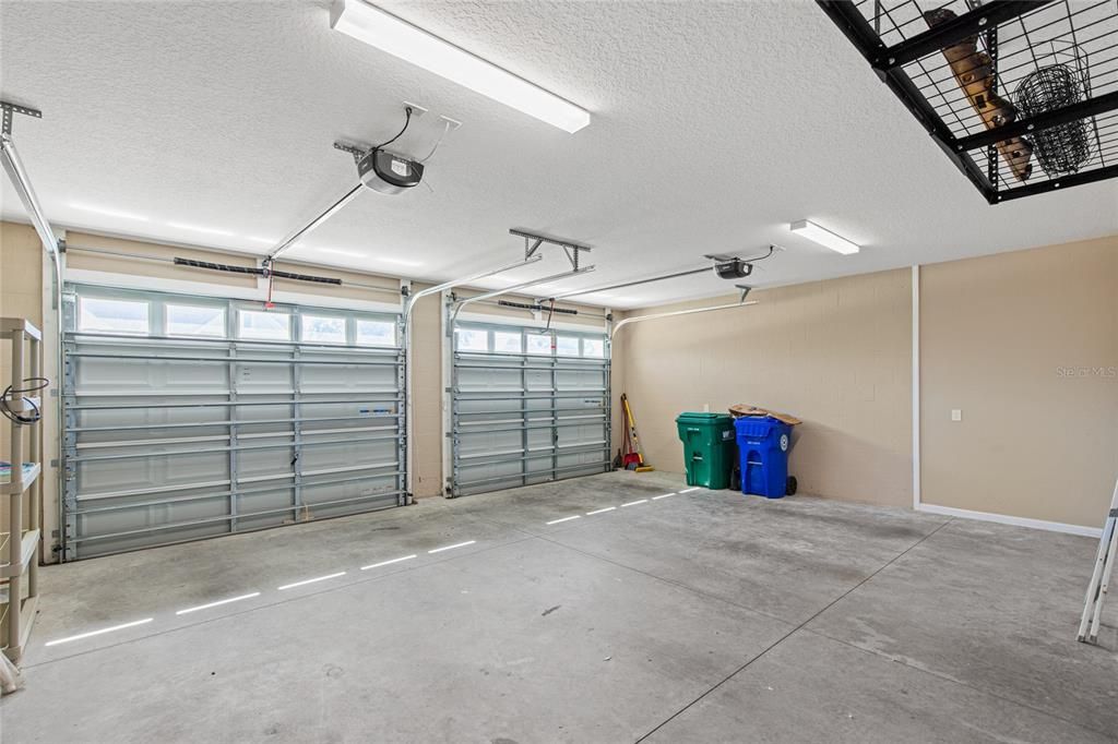 En Venta: $549,900 (3 camas, 2 baños, 2527 Pies cuadrados)