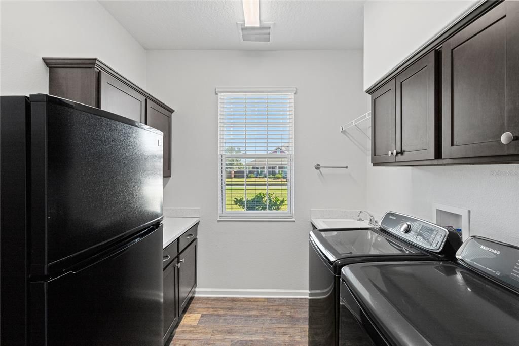 En Venta: $549,900 (3 camas, 2 baños, 2527 Pies cuadrados)