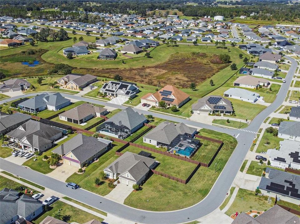 En Venta: $549,900 (3 camas, 2 baños, 2527 Pies cuadrados)