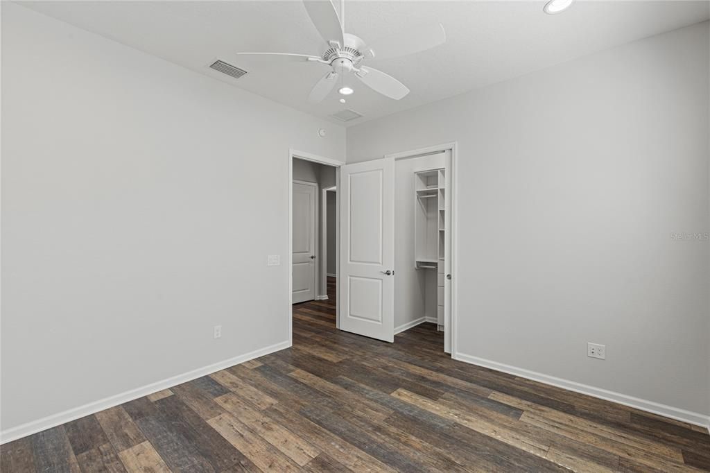 En Venta: $549,900 (3 camas, 2 baños, 2527 Pies cuadrados)