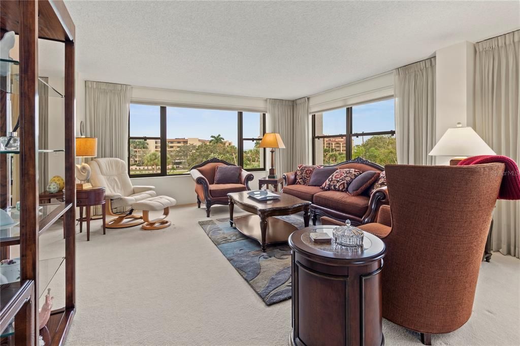 待售: $925,000 (3 贝兹, 3 浴室, 1972 平方英尺)