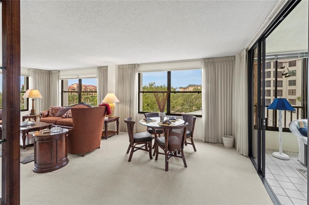 待售: $925,000 (3 贝兹, 3 浴室, 1972 平方英尺)