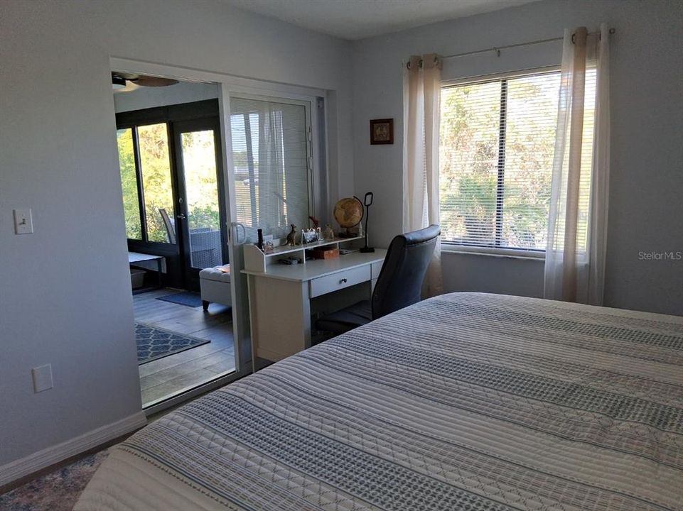 出租: $1,600 (2 贝兹, 2 浴室, 1049 平方英尺)