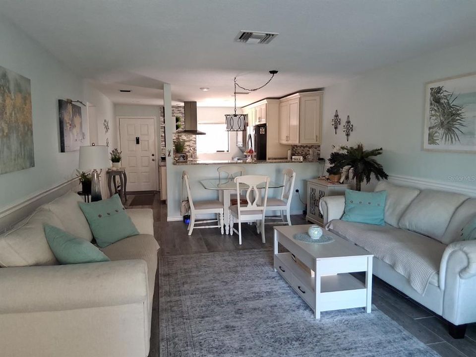 出租: $1,600 (2 贝兹, 2 浴室, 1049 平方英尺)