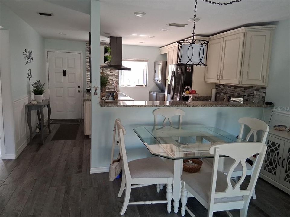 出租: $1,600 (2 贝兹, 2 浴室, 1049 平方英尺)