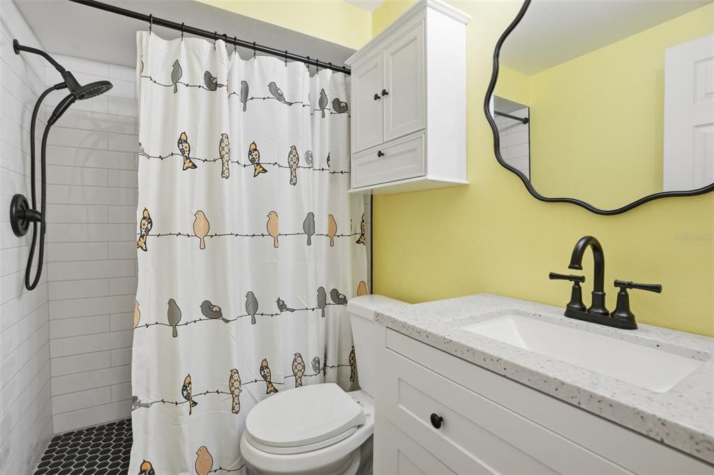 For Rent: $1,200 (1 beds, 1 baths, 624 Square Feet)