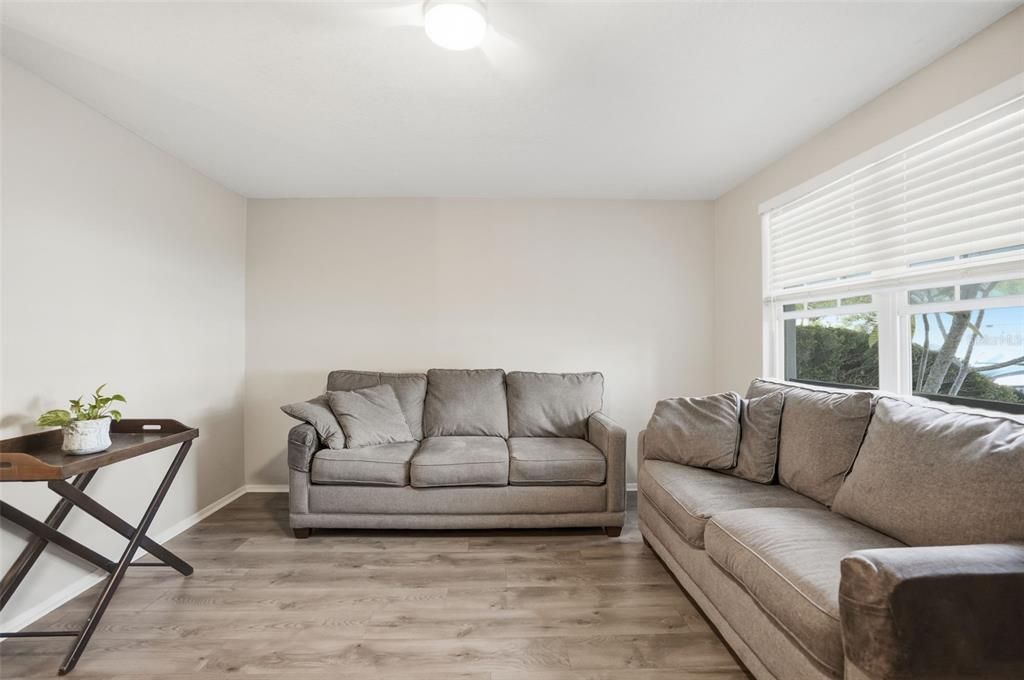 For Rent: $1,200 (1 beds, 1 baths, 624 Square Feet)