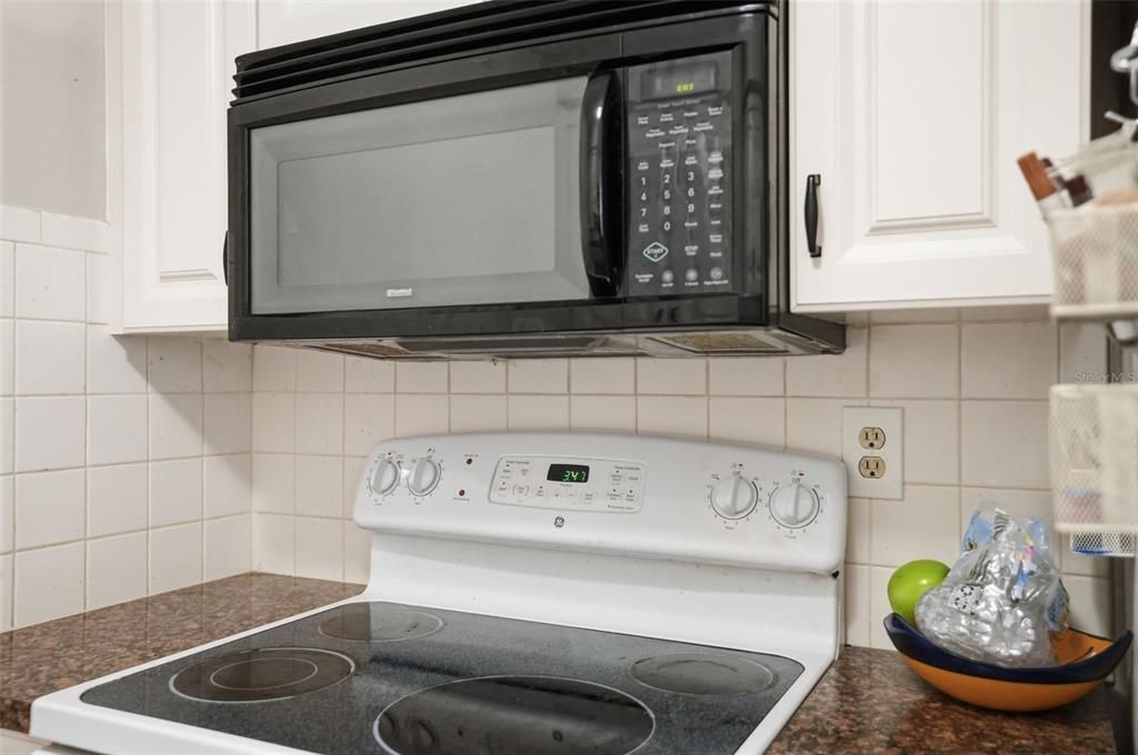 For Rent: $1,200 (1 beds, 1 baths, 624 Square Feet)