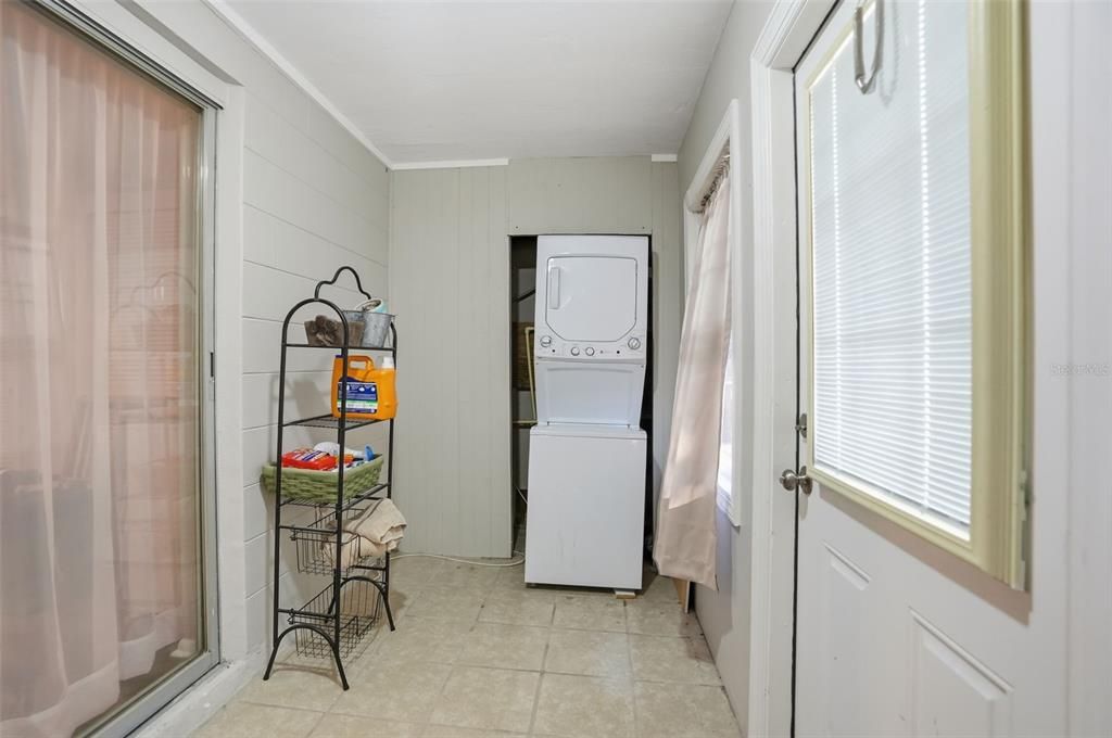 For Rent: $1,200 (1 beds, 1 baths, 624 Square Feet)