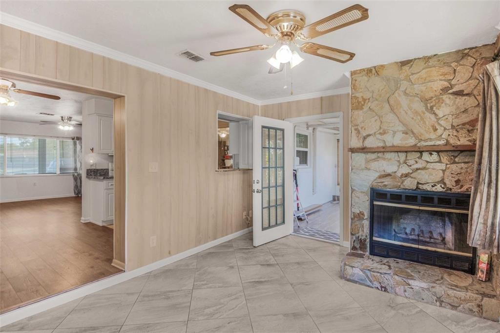 待售: $199,000 (2 贝兹, 2 浴室, 1548 平方英尺)