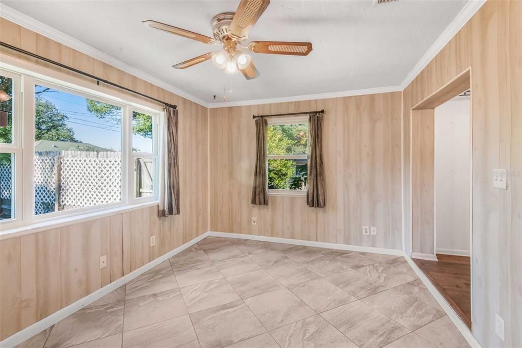 待售: $199,000 (2 贝兹, 2 浴室, 1548 平方英尺)