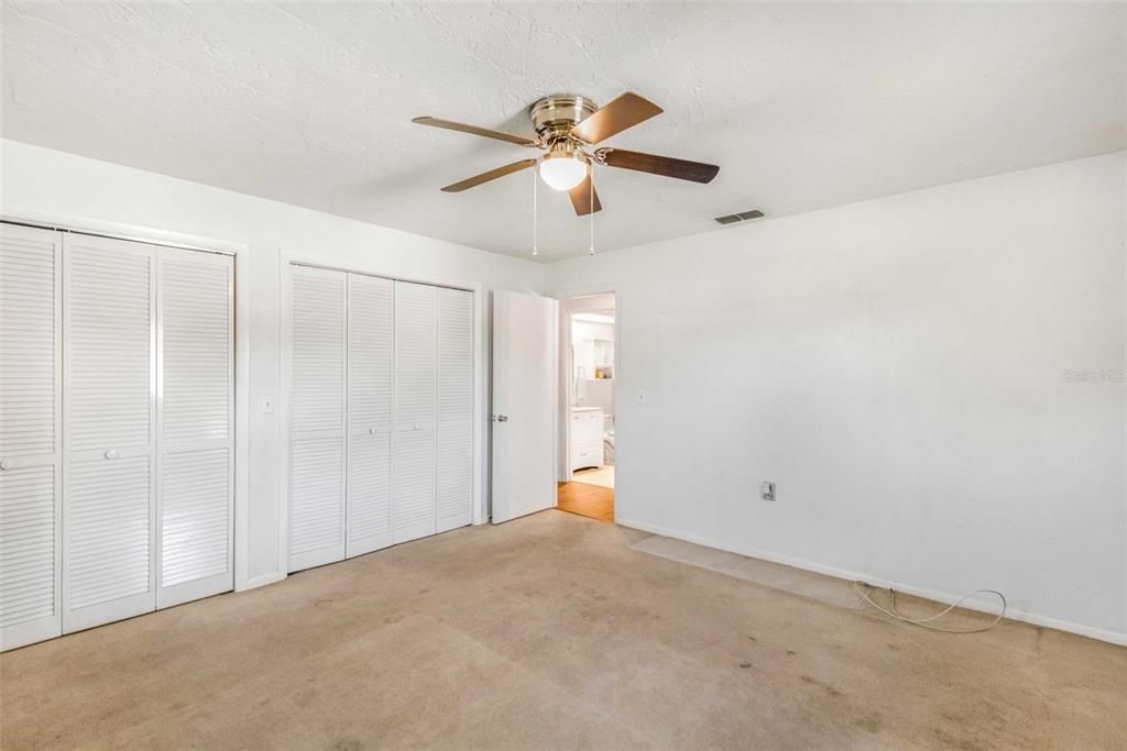 待售: $199,000 (2 贝兹, 2 浴室, 1548 平方英尺)