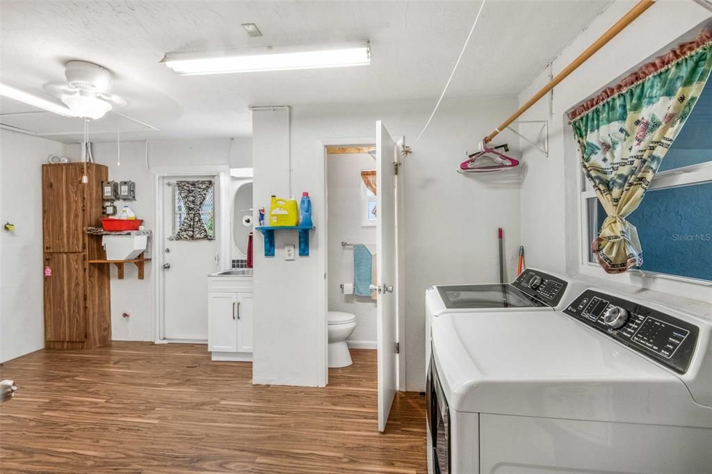 待售: $199,000 (2 贝兹, 2 浴室, 1548 平方英尺)