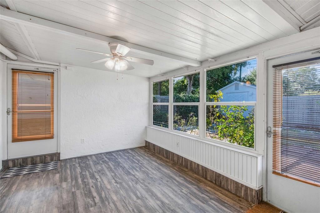 待售: $199,000 (2 贝兹, 2 浴室, 1548 平方英尺)