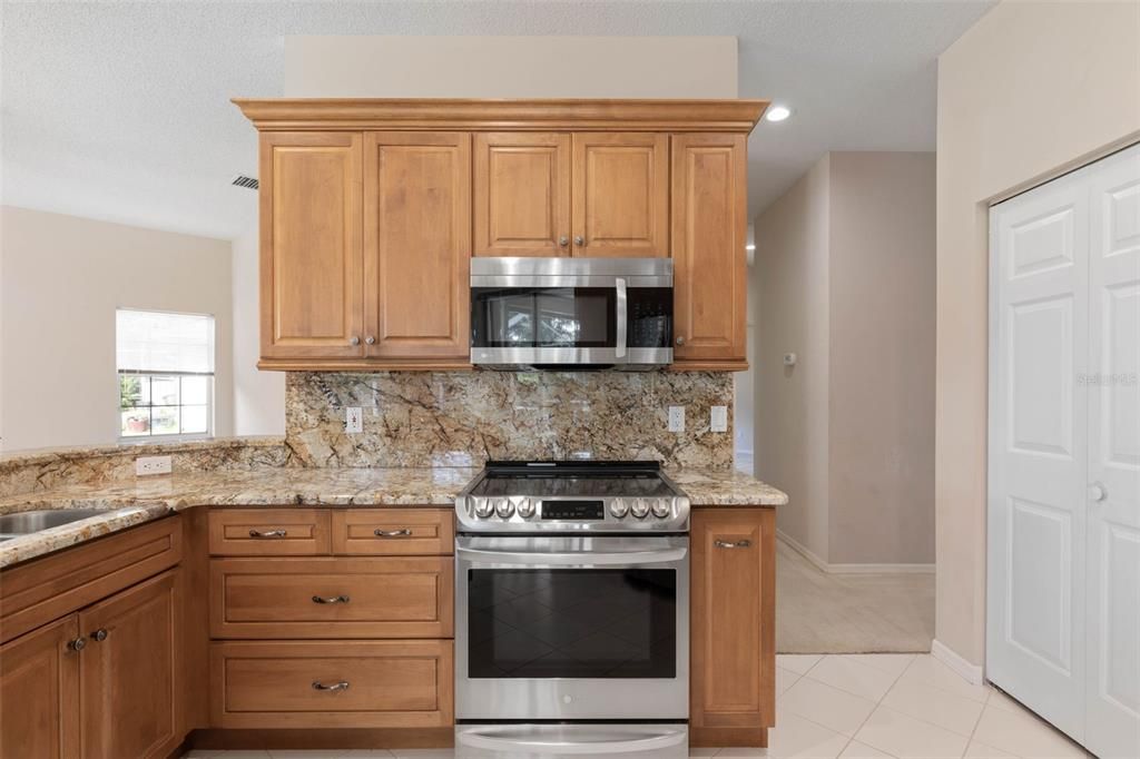 Под контрактом: $419,000 (3 спален, 2 ванн, 1923 Квадратных фут)