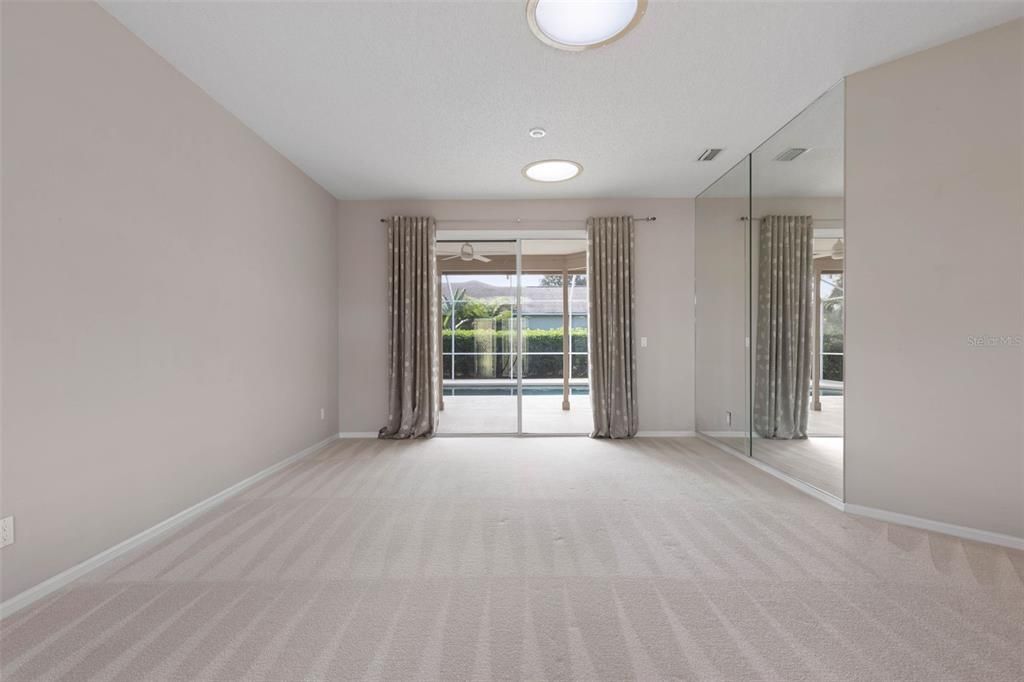 Под контрактом: $419,000 (3 спален, 2 ванн, 1923 Квадратных фут)