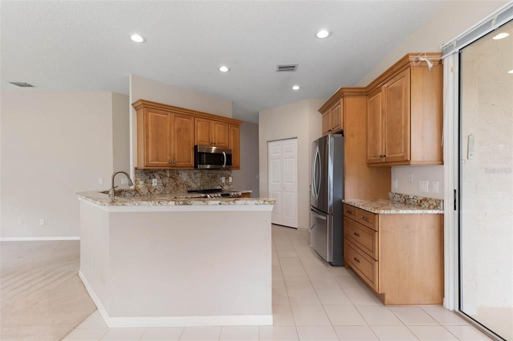 Под контрактом: $419,000 (3 спален, 2 ванн, 1923 Квадратных фут)