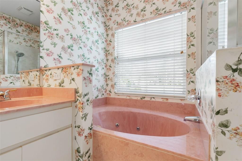 Под контрактом: $419,000 (3 спален, 2 ванн, 1923 Квадратных фут)