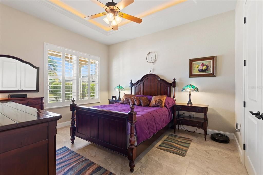 For Sale: $479,000 (2 beds, 1 baths, 1352 Square Feet)