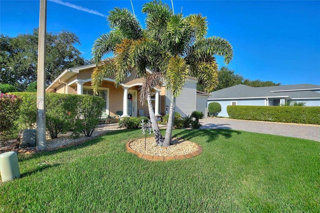 For Sale: $479,000 (2 beds, 1 baths, 1352 Square Feet)