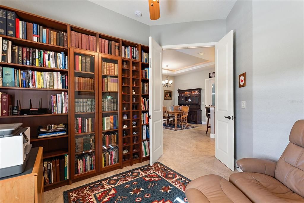 For Sale: $479,000 (2 beds, 1 baths, 1352 Square Feet)