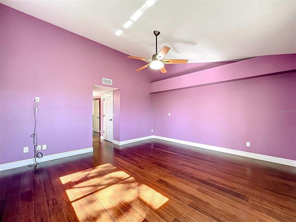 En Venta: $518,000 (3 camas, 4 baños, 2174 Pies cuadrados)