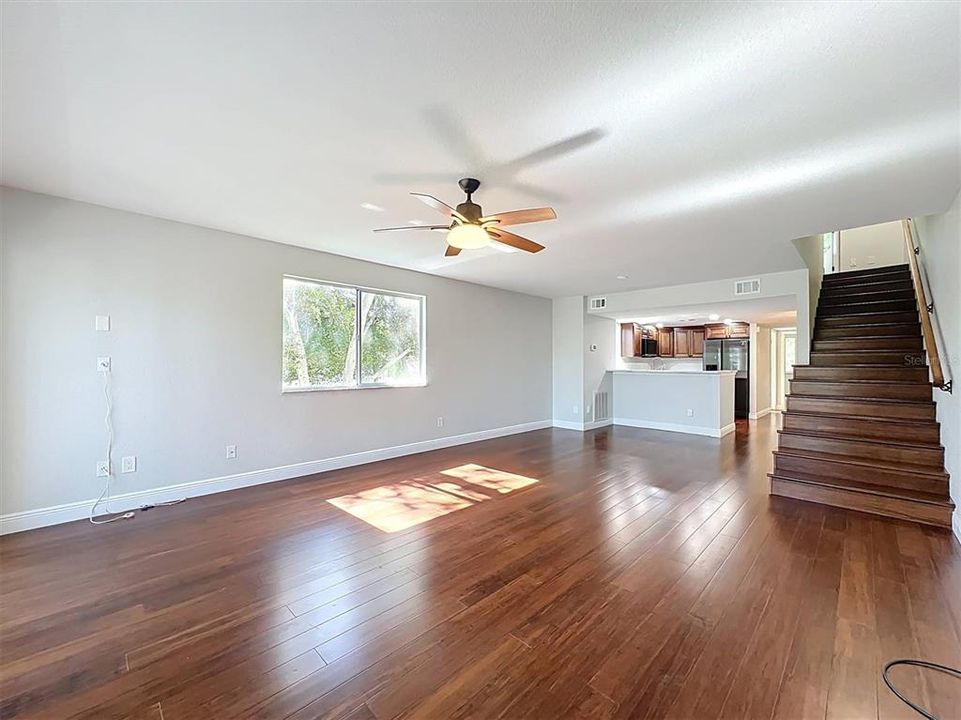 En Venta: $518,000 (3 camas, 4 baños, 2174 Pies cuadrados)