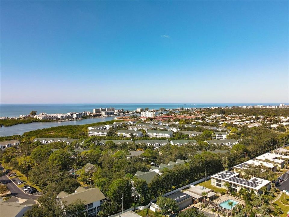 En Venta: $518,000 (3 camas, 4 baños, 2174 Pies cuadrados)