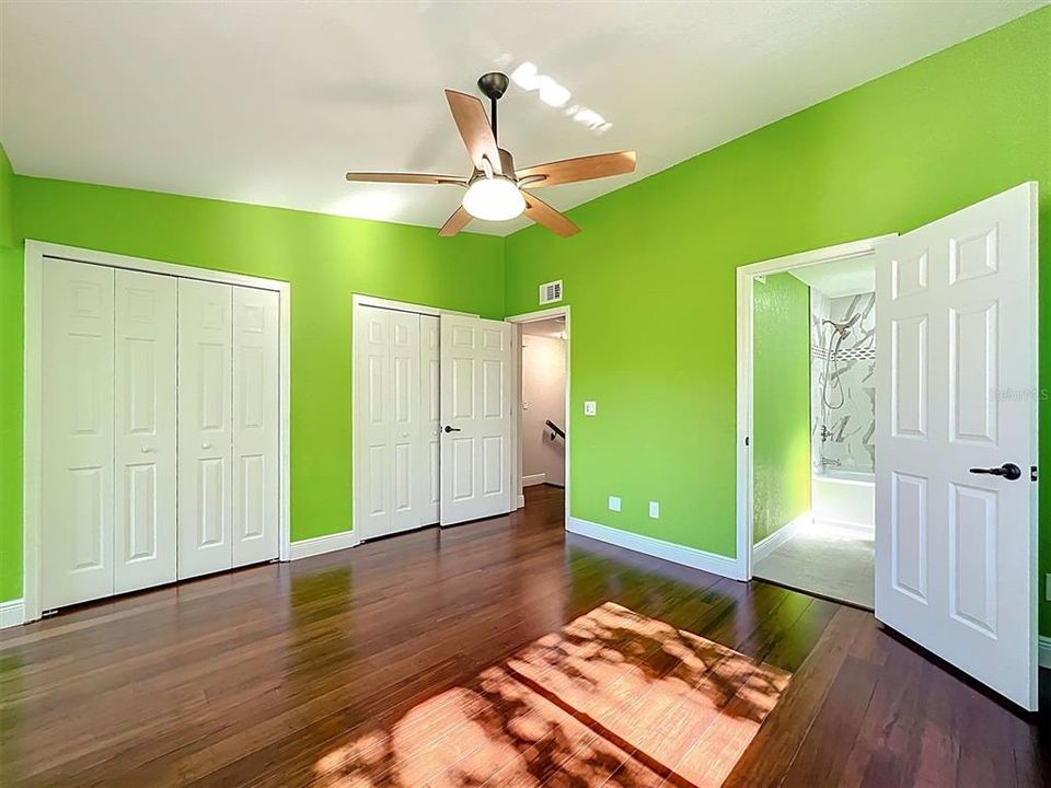 En Venta: $518,000 (3 camas, 4 baños, 2174 Pies cuadrados)