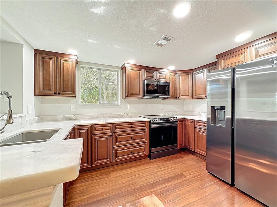 En Venta: $518,000 (3 camas, 4 baños, 2174 Pies cuadrados)