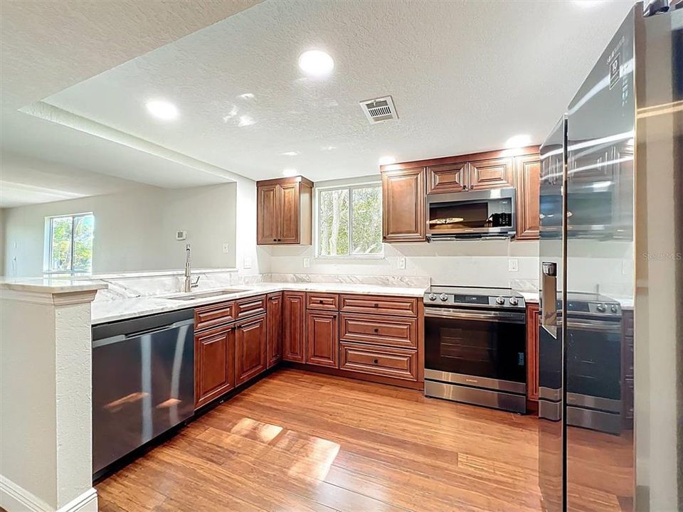 En Venta: $518,000 (3 camas, 4 baños, 2174 Pies cuadrados)