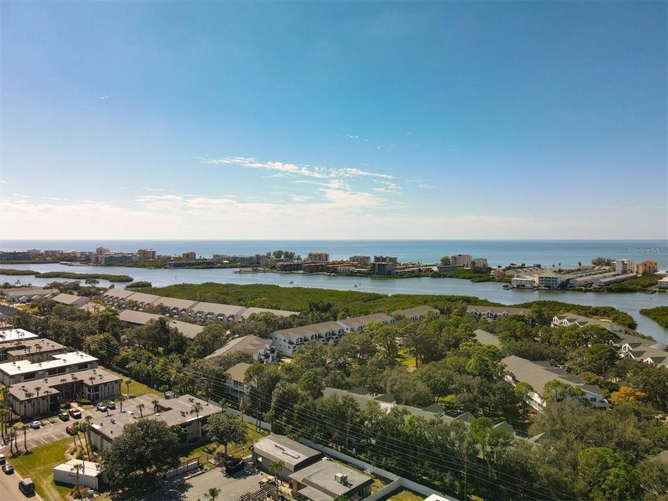 En Venta: $518,000 (3 camas, 4 baños, 2174 Pies cuadrados)