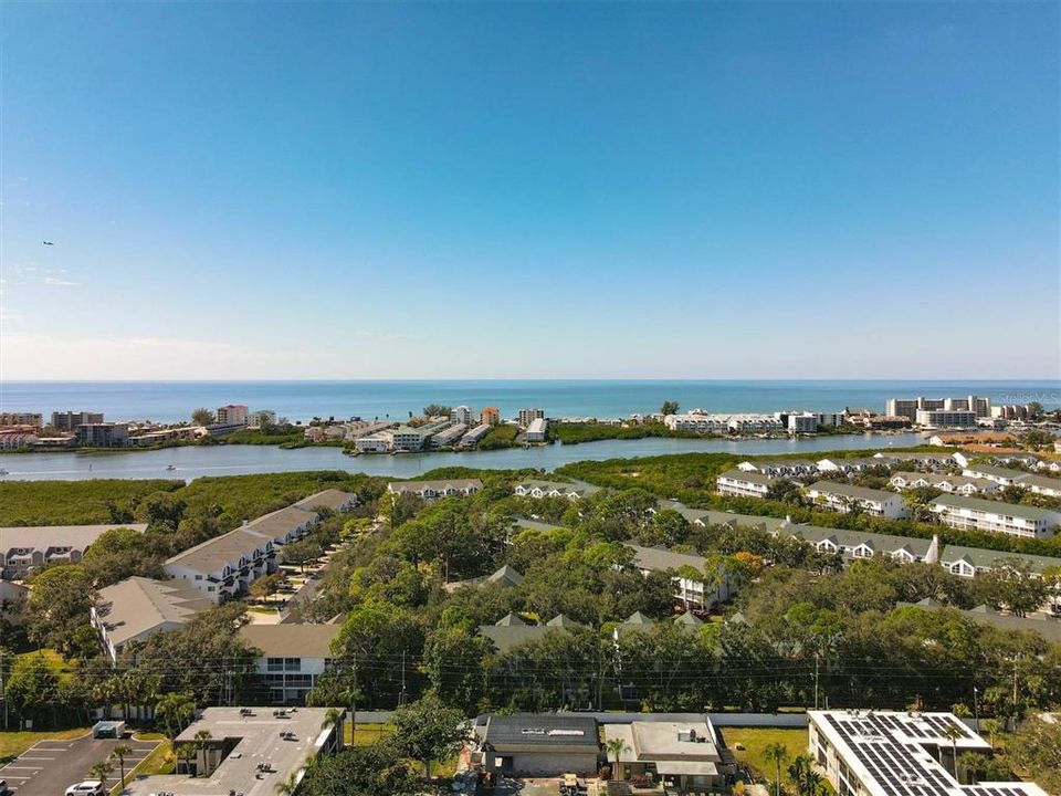 En Venta: $518,000 (3 camas, 4 baños, 2174 Pies cuadrados)