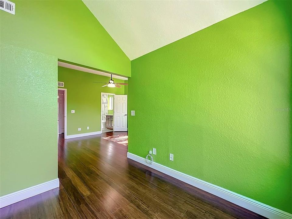 En Venta: $518,000 (3 camas, 4 baños, 2174 Pies cuadrados)