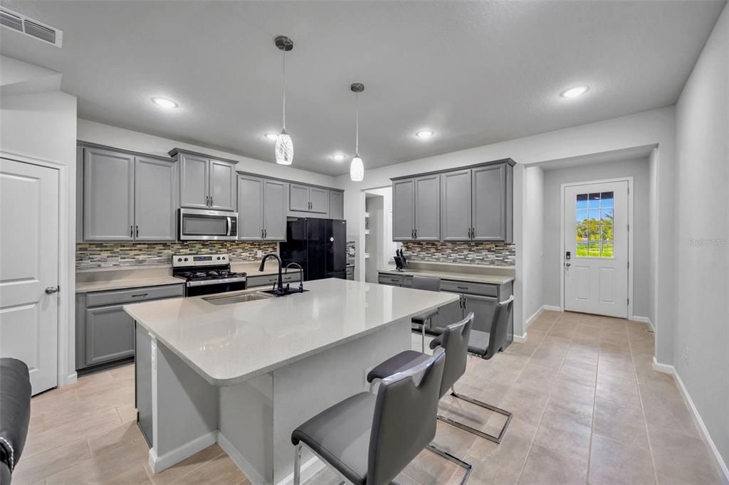 En Renta: $2,500 (3 camas, 2 baños, 1667 Pies cuadrados)