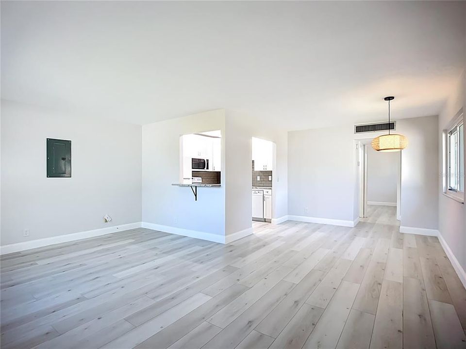 待售: $133,000 (1 贝兹, 1 浴室, 800 平方英尺)